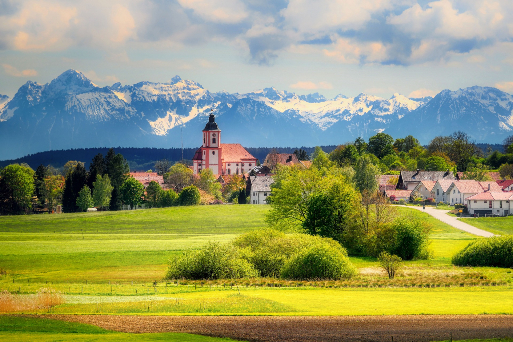 Alpenlandschaft im Frühling